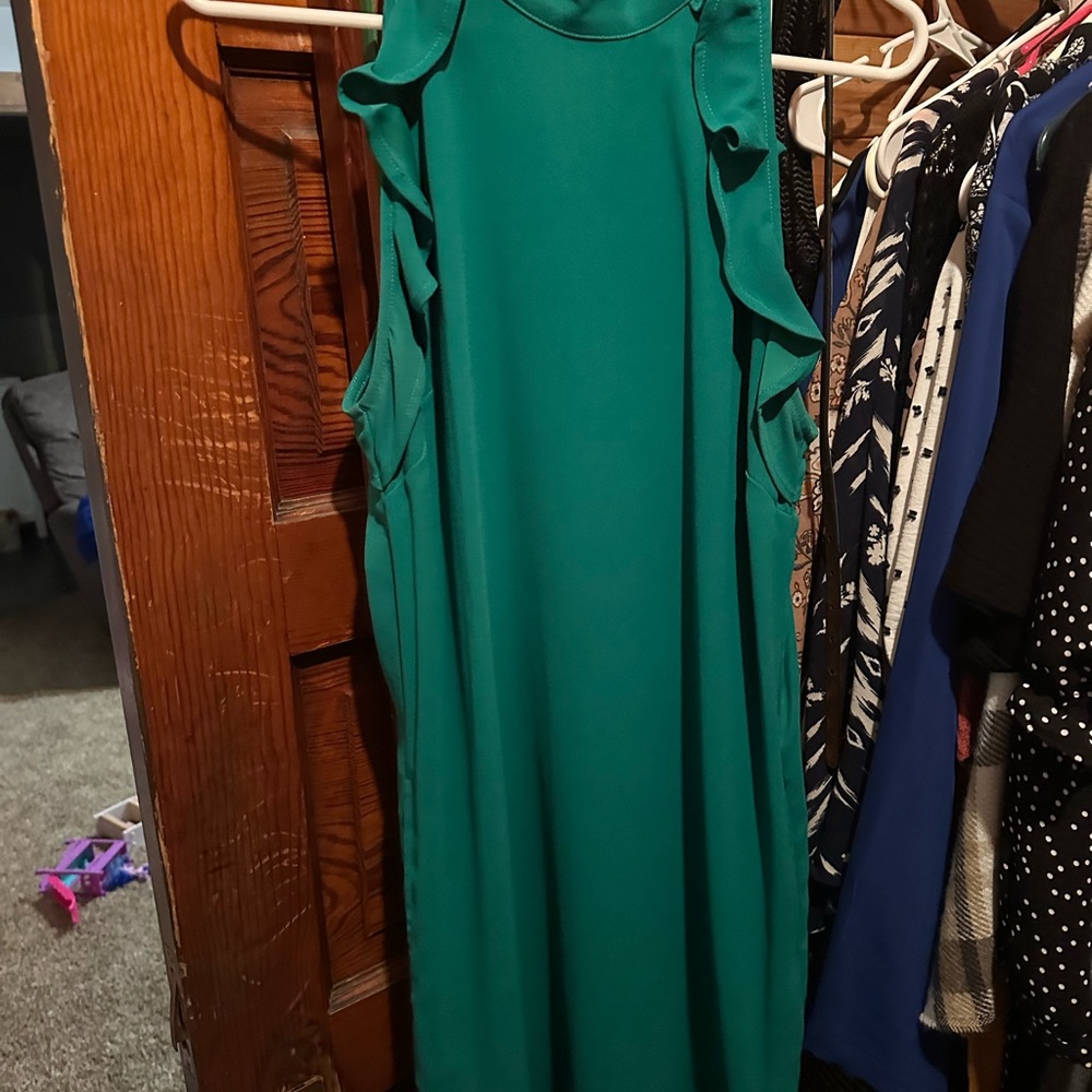 Elegant Green Sleeveless Dress
